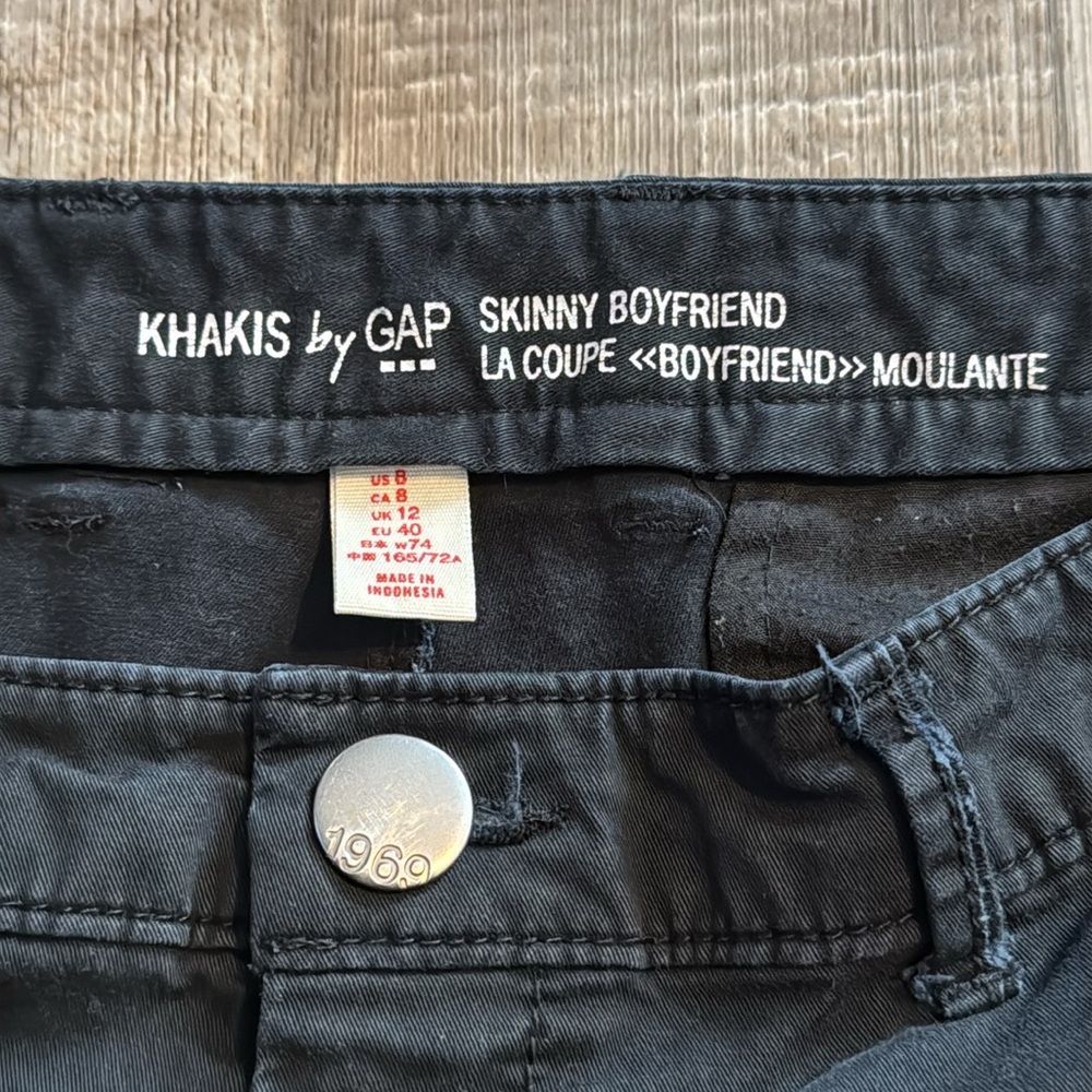 Khakis by GAP- size 8 - Picture 8 of 10